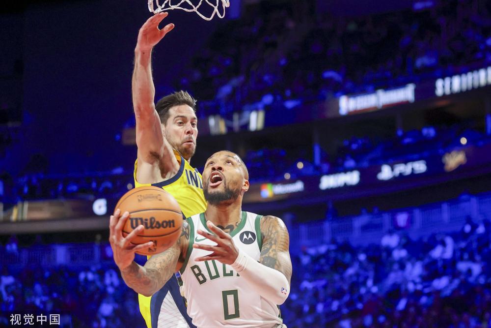 着巨大的影 着巨大的影