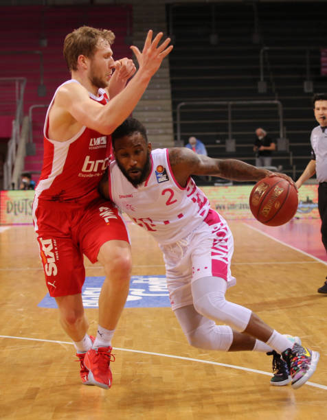 篮在篮板球 篮在篮板球