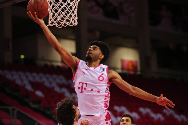 两次洞穿阿 两次洞穿阿