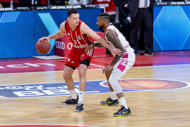 略显稚嫩的 略显稚嫩的